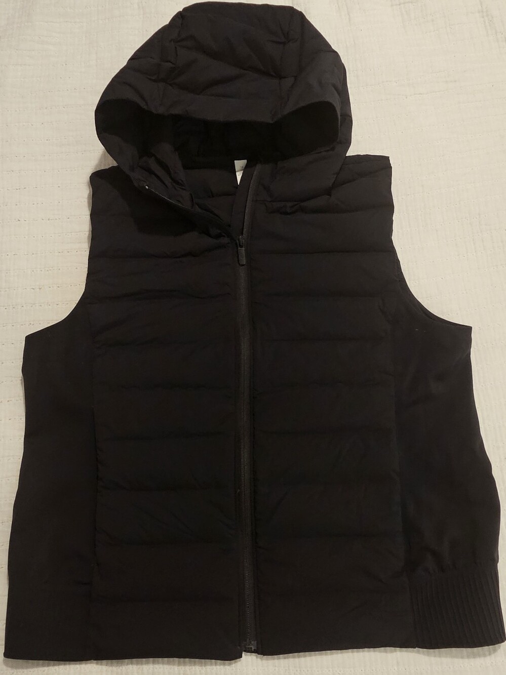 Womens Lululemon Black Hooded Quilted Lightweight Down Vest sz 12 NWOT